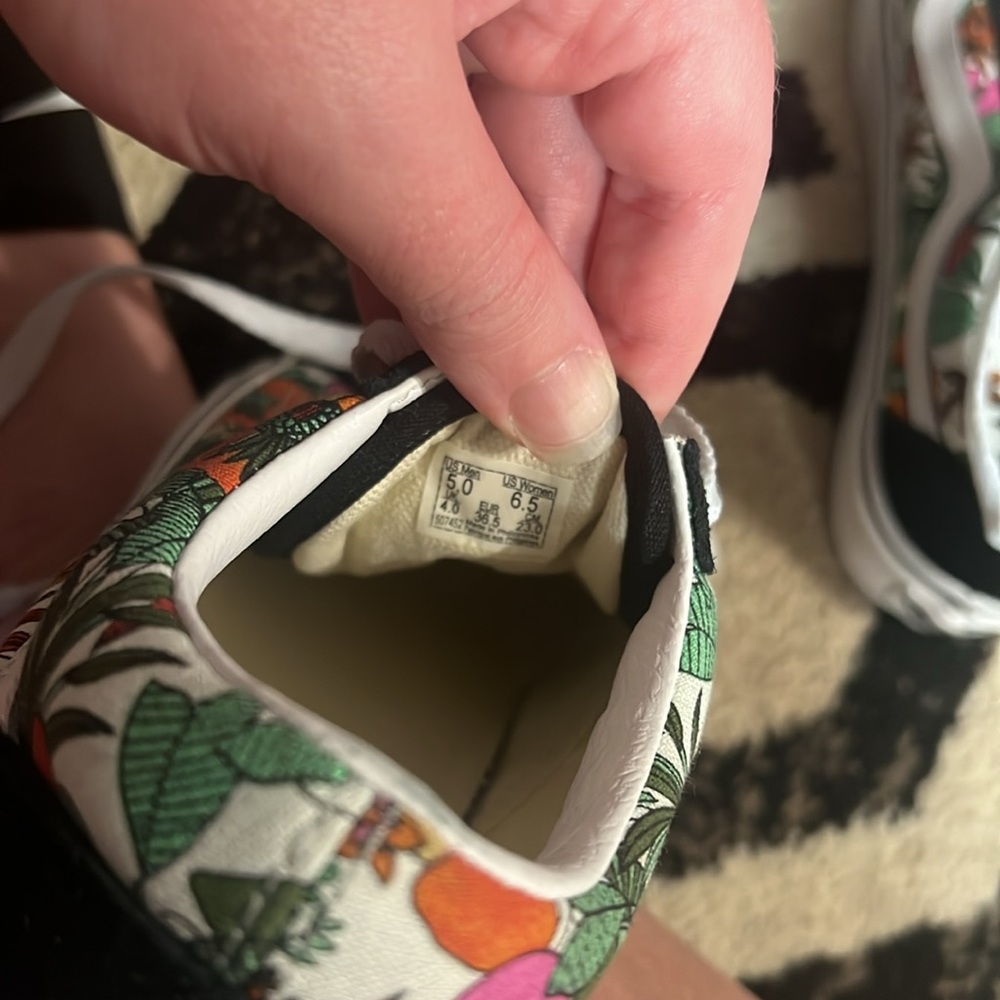 Vans - Picture 5 of 5